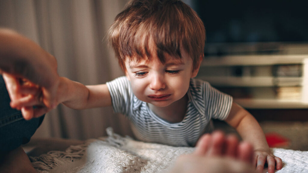 how to handle toddler tantrums
